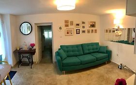 Garden Cozy Apartment